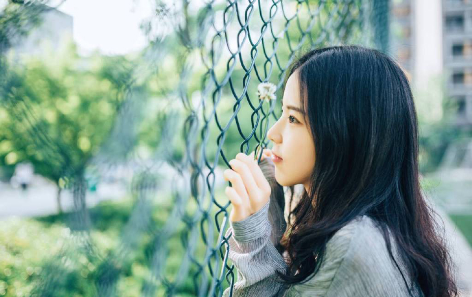 “也就是说……”魏延一脸恍然的看向庞统。